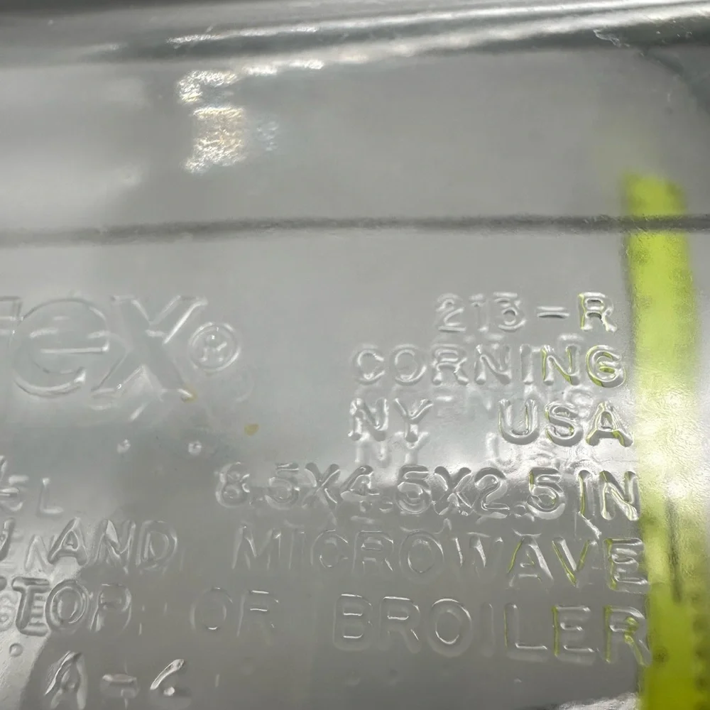 Pyrex 1.5 quart clear glass baking dish